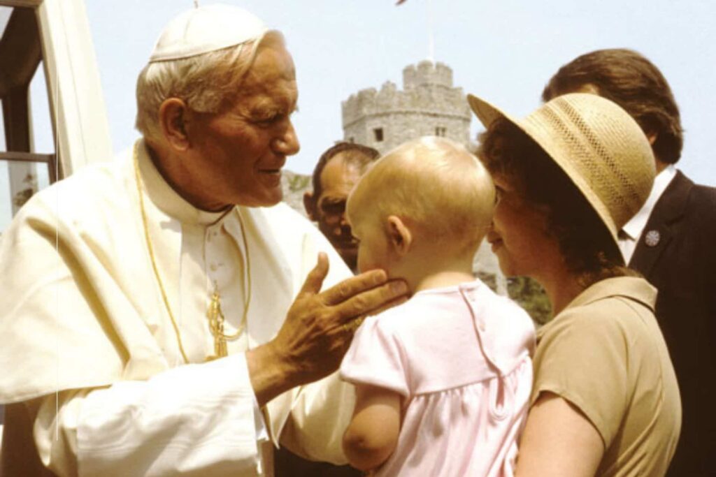 Cabecera San Juan Pablo II y la familia